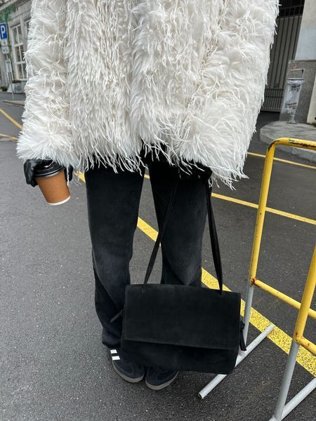 Stella Suede Tote Bag &mdash; Black, 35&times;25&times;15 cm