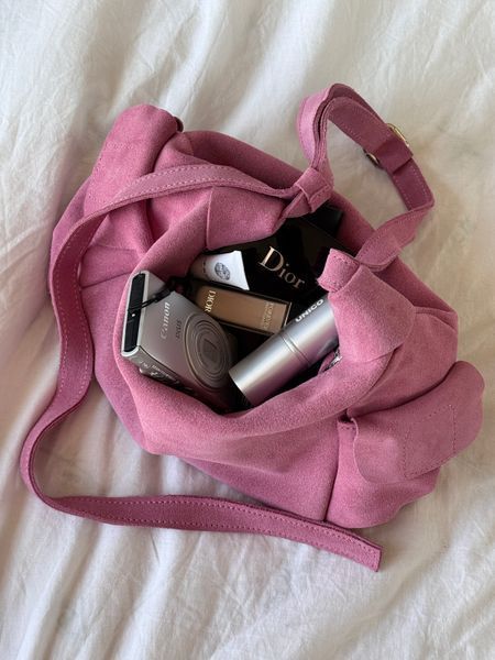 Seline Natural Suede Bag &mdash; Pink, 28&times;11&times;15 cm